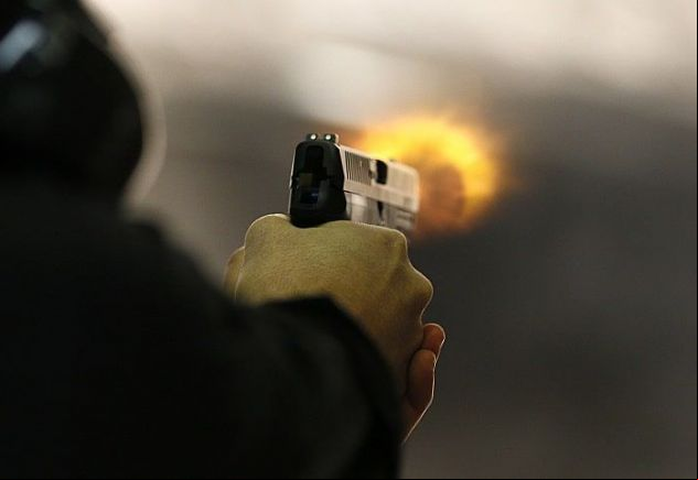Homem sobrevive ao ser baleado mais de quatro vezes dentro de casa