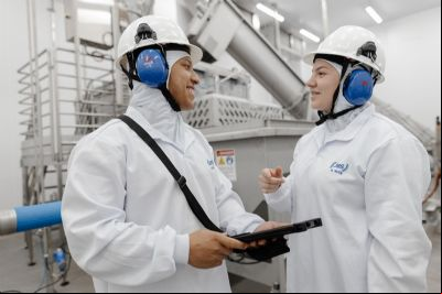 JBS tem mais de 190 vagas de emprego abertas em oito cidades de MT